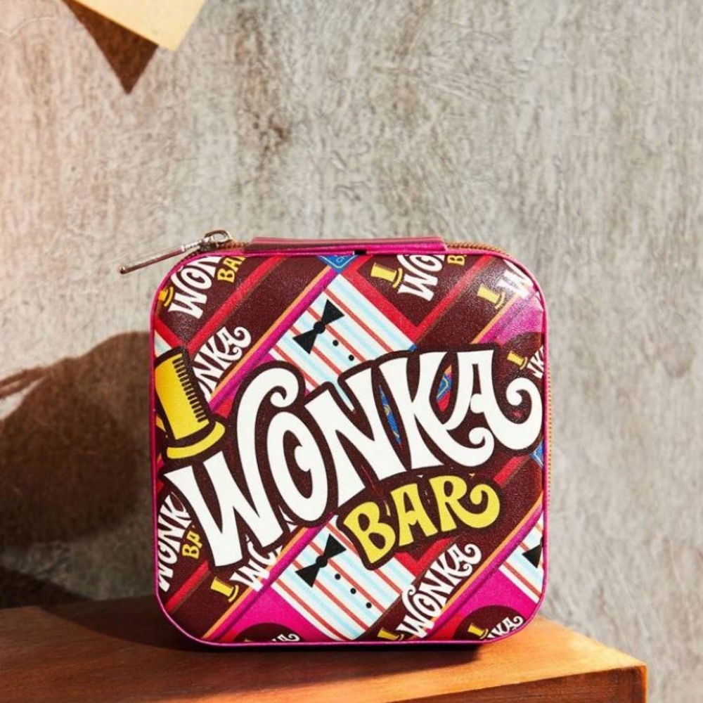 NEW Willy Wonka And The Chocolate Factory Chocolate Melt Pattern Jewelry…